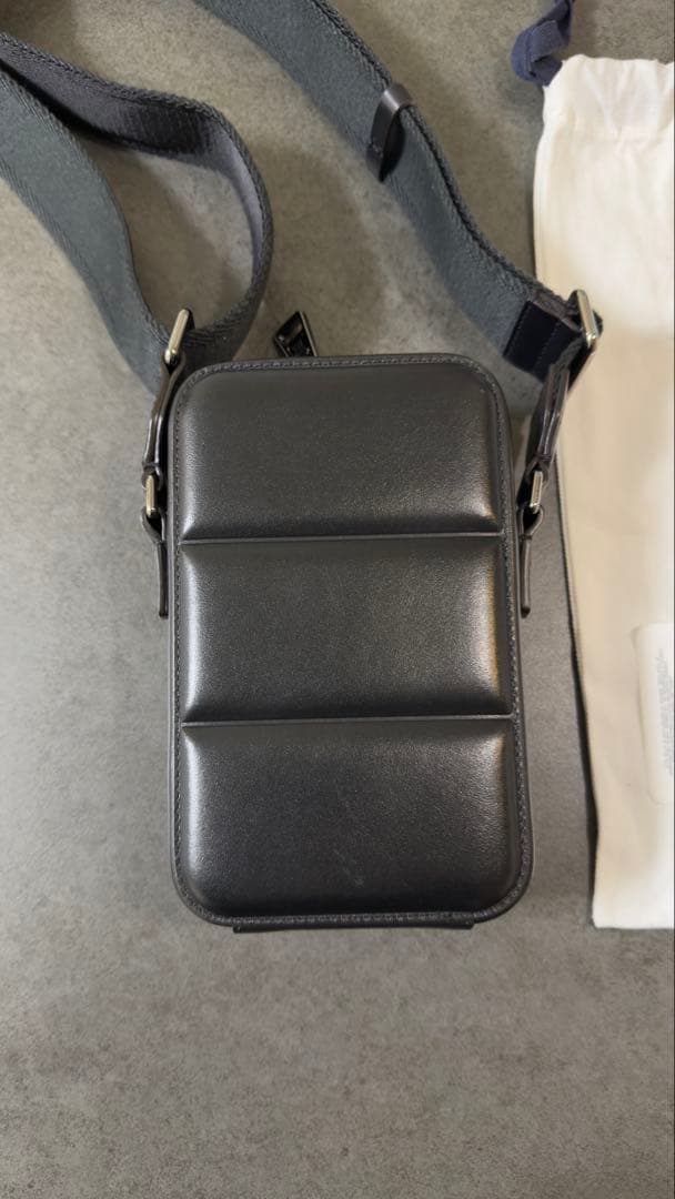 MONCLER レザーショルダーバッグ 使用5日 定価16.2万