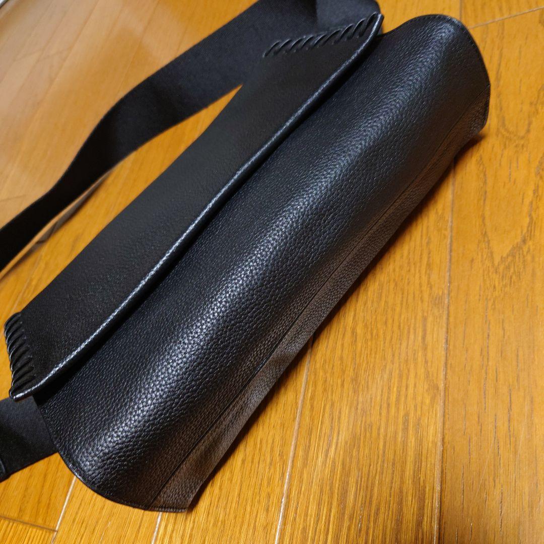 ear PAPILLONNER イアパピヨネ ワイドテープショルダーバッグ 黒