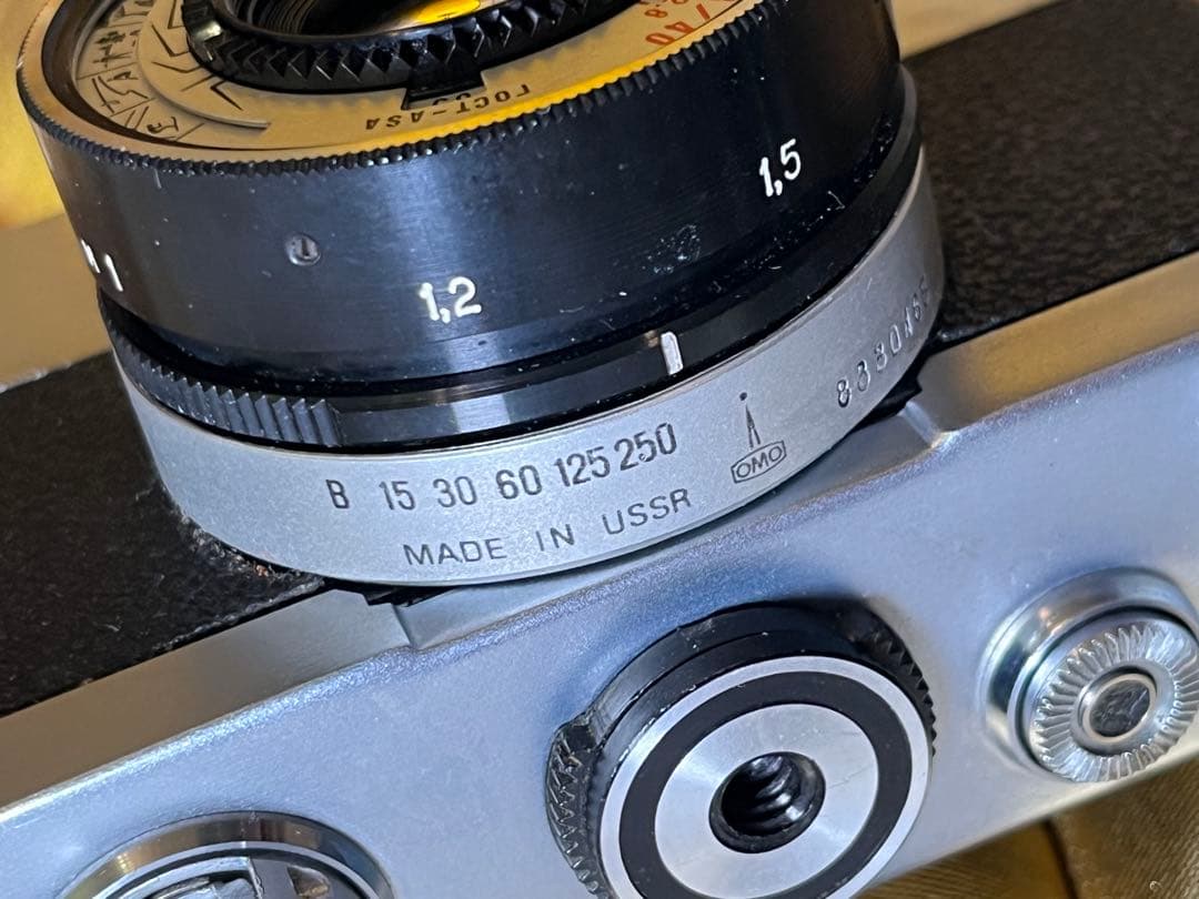 LOMO ゼンマイ式 INDUSTAR73 40mm f2.8 動作品