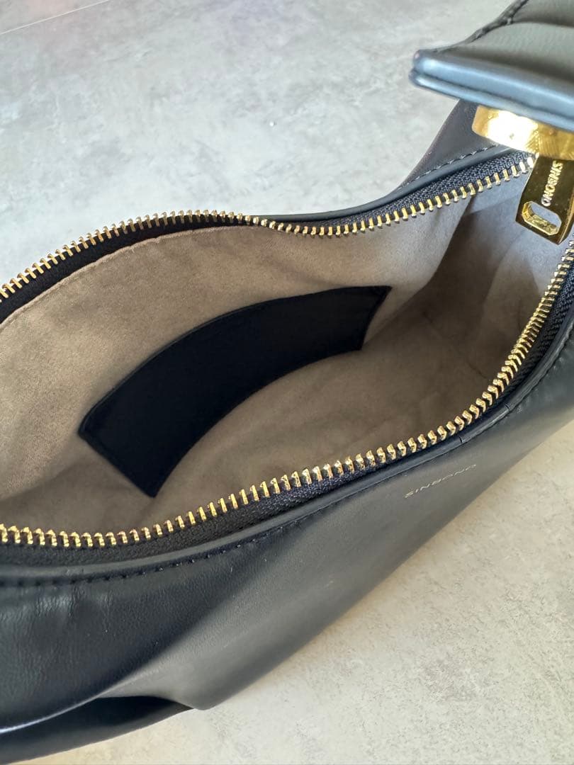 SINBONG ブラックレザー ショルダーバッグ