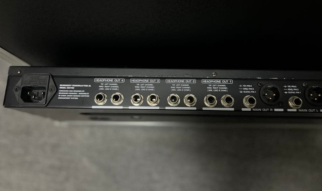 ベリンガー HA4700, SX3040, 3U ラックケース