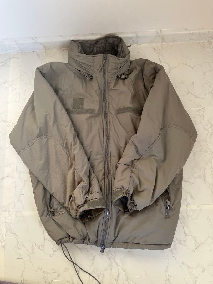 グレーのミリタリージャケット　level7