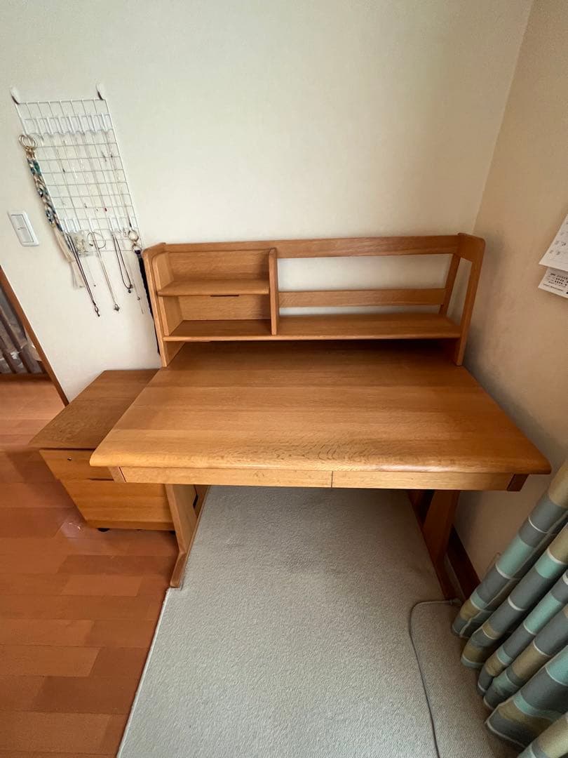 ぜんぞうさんページ　飛騨産業　学習机