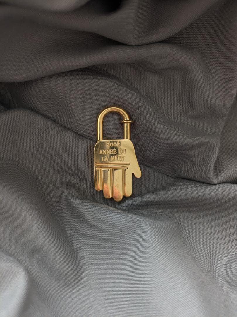 エルメス　HERMES　マルジェラ期　ハンドモチーフ　カデナ　チャーム　ゴールド