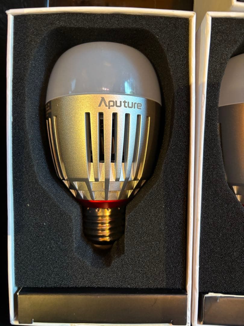 Aputure LEDライトバルブ 3個セット 収納ケース付。4個迄収納可能です
