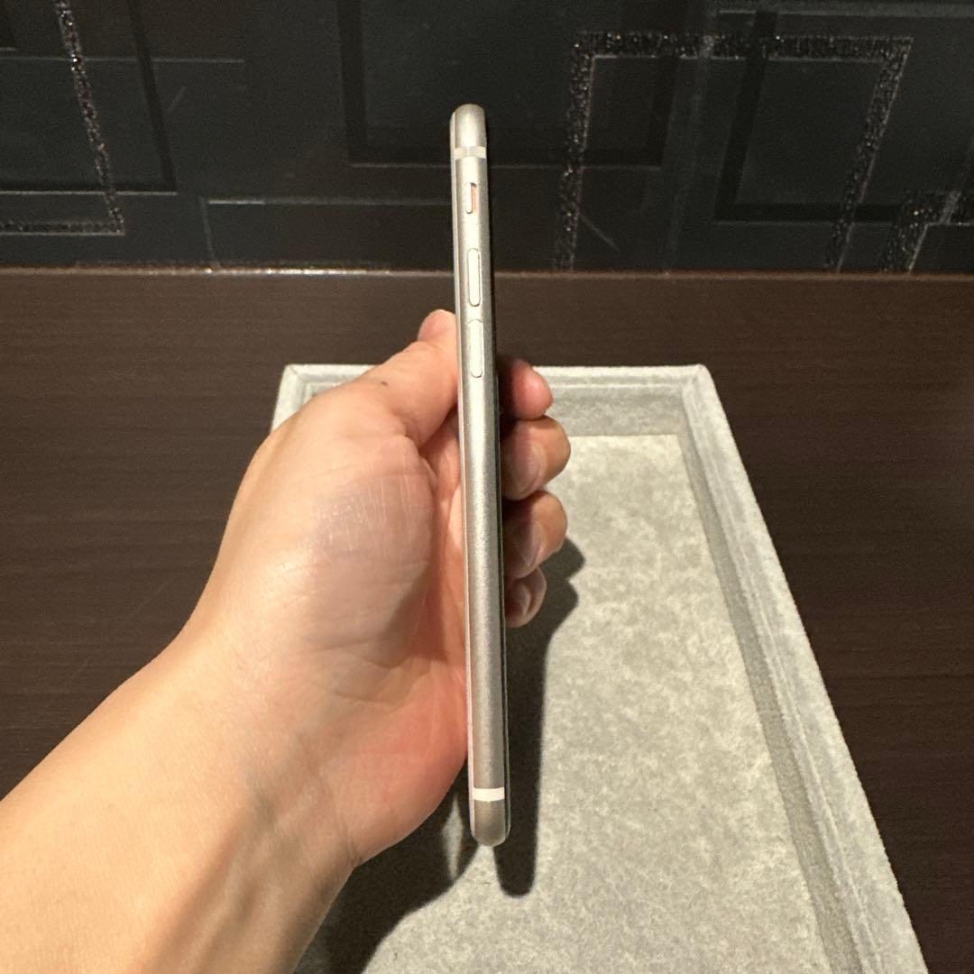 iPhone SE (第3世代) 64GB スターライト