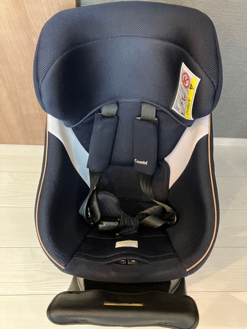 Combi チャイルドシート　ネイビー　型式CG–UIG
