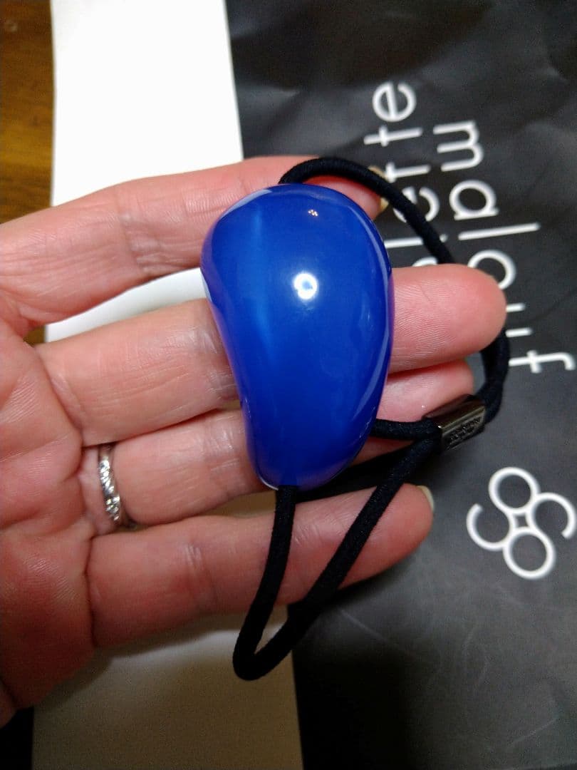 コレットマルーフ　ティアドロップ　　勾玉　ヘアゴム