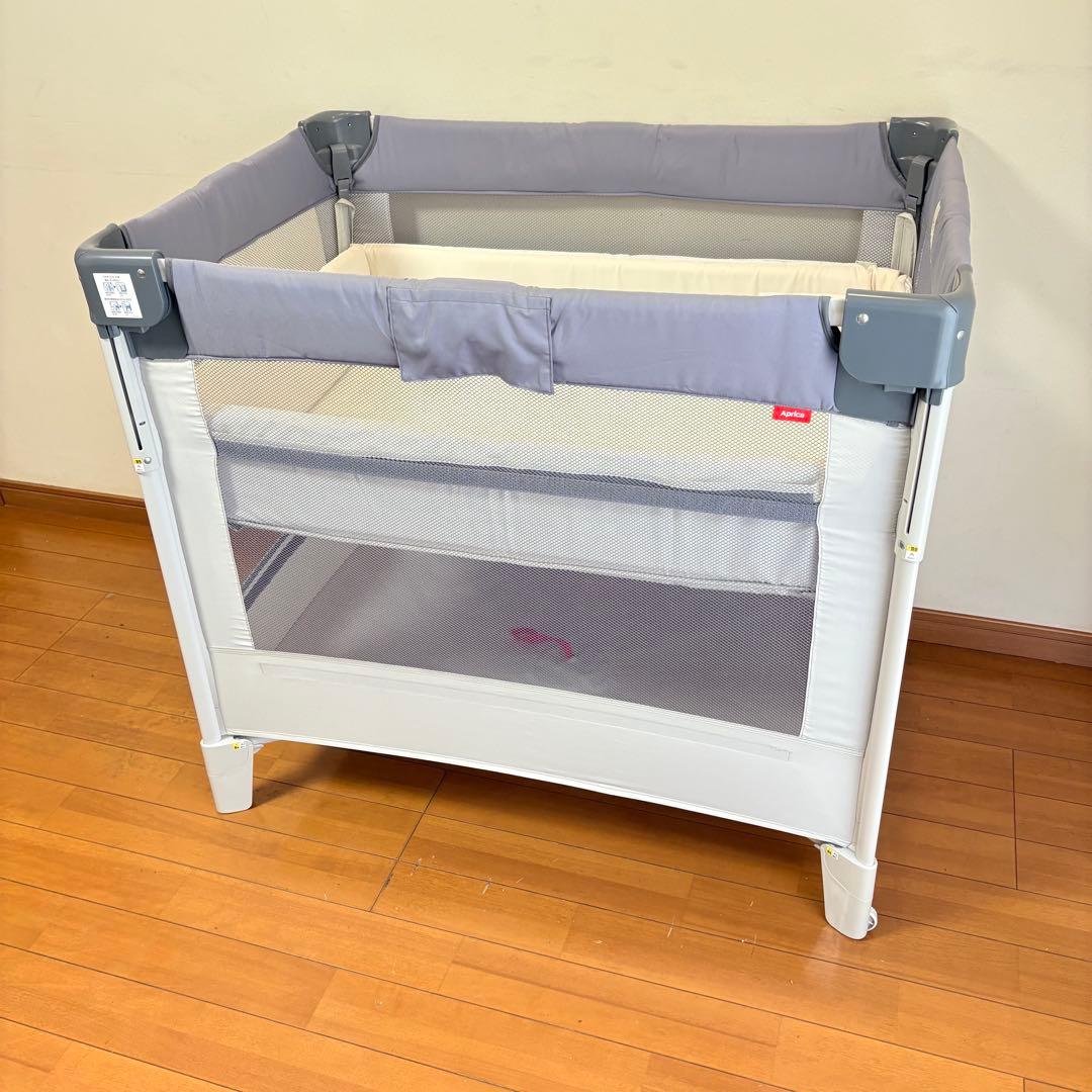 【付属品完備・匿名配送】アップリカ ココネルエアーABベビーベッド グレーベアー