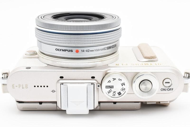 デジタルカメラ OLYMPUS E-PL8,14-42mm F/3.5-5.6 EZ ED
