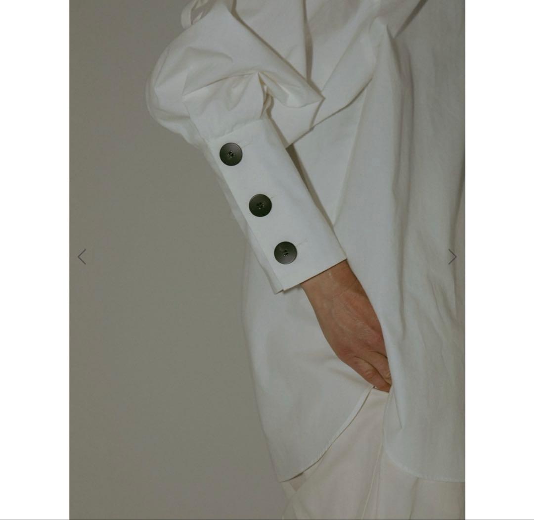 【未使用・タグ付】HER. バックギャザーブラウス 2024SS