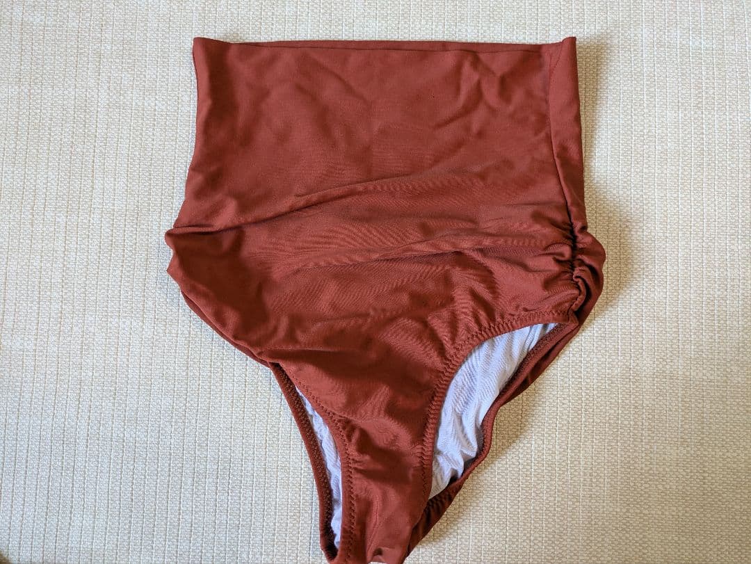 ピークアンドパイン　ギンガムチェックオフショルダーワンピ見えビキニ