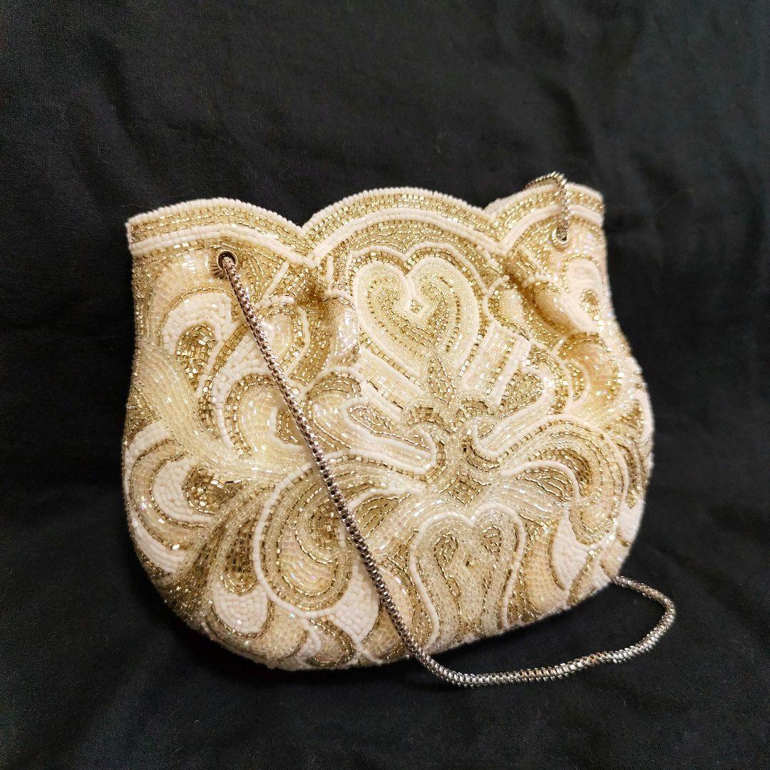 LUMYはしもと　　総ビーズバッグ　ホワイト系　シルバー系　皇室御用達