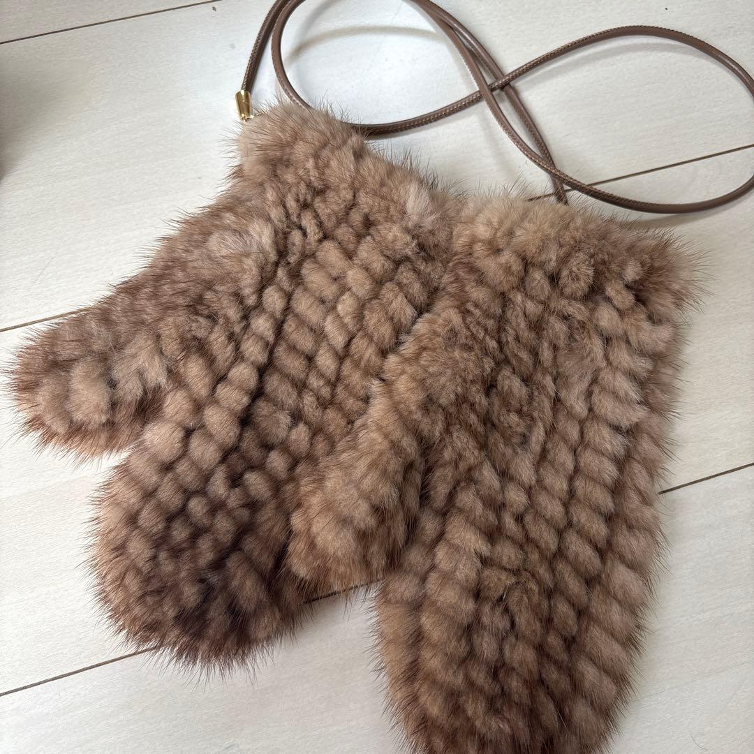 マックスマーラ　ブラウンファー冬用手袋 ストラップ付き