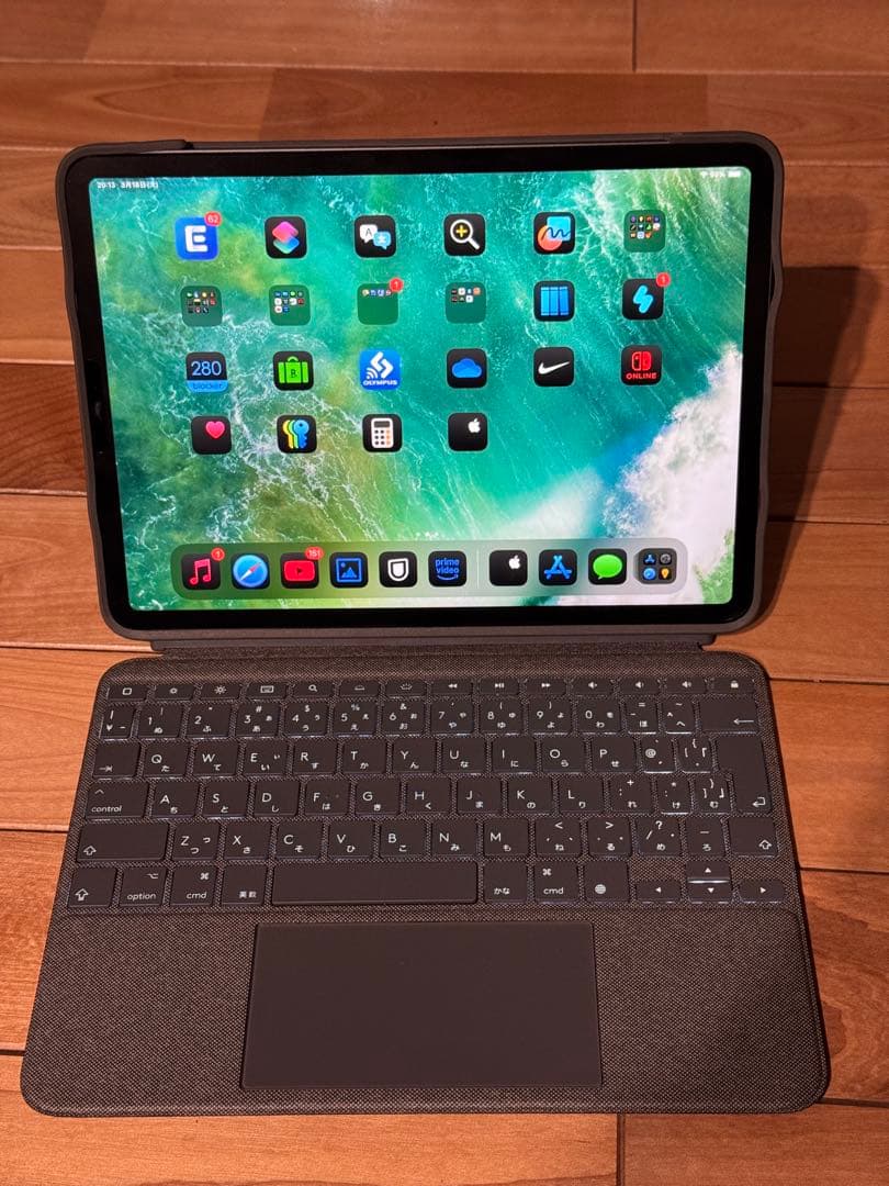 iPad Pro 11インチ 第3世代WiFi　ロジクールCombo Touch