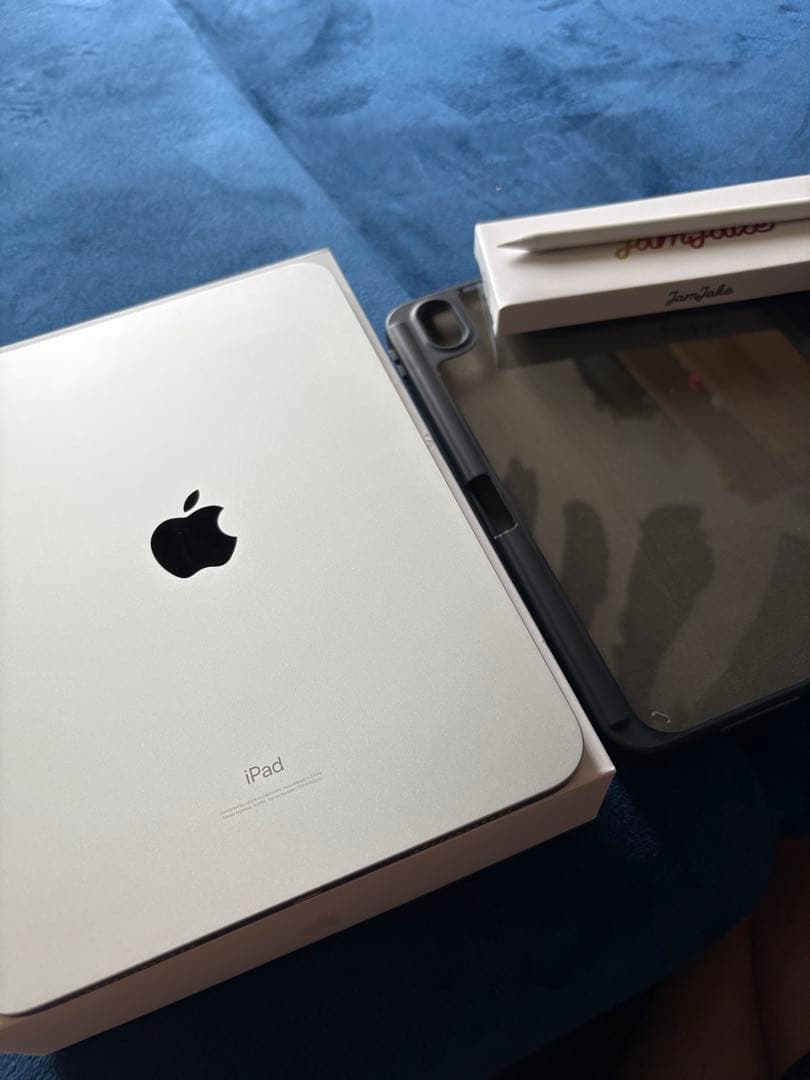 D*e様 Apple iPad 第10世代 64GB シルバー