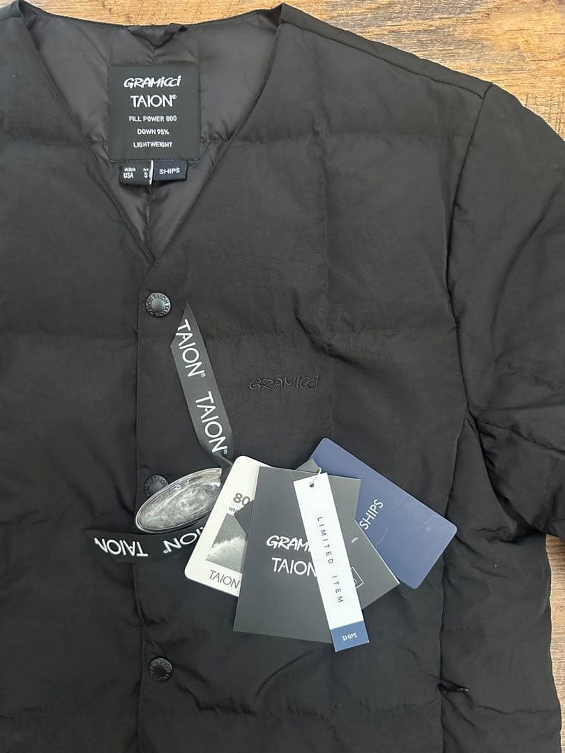 【SHIPS別注】Gramicci × TAION: ダウンカーディガン