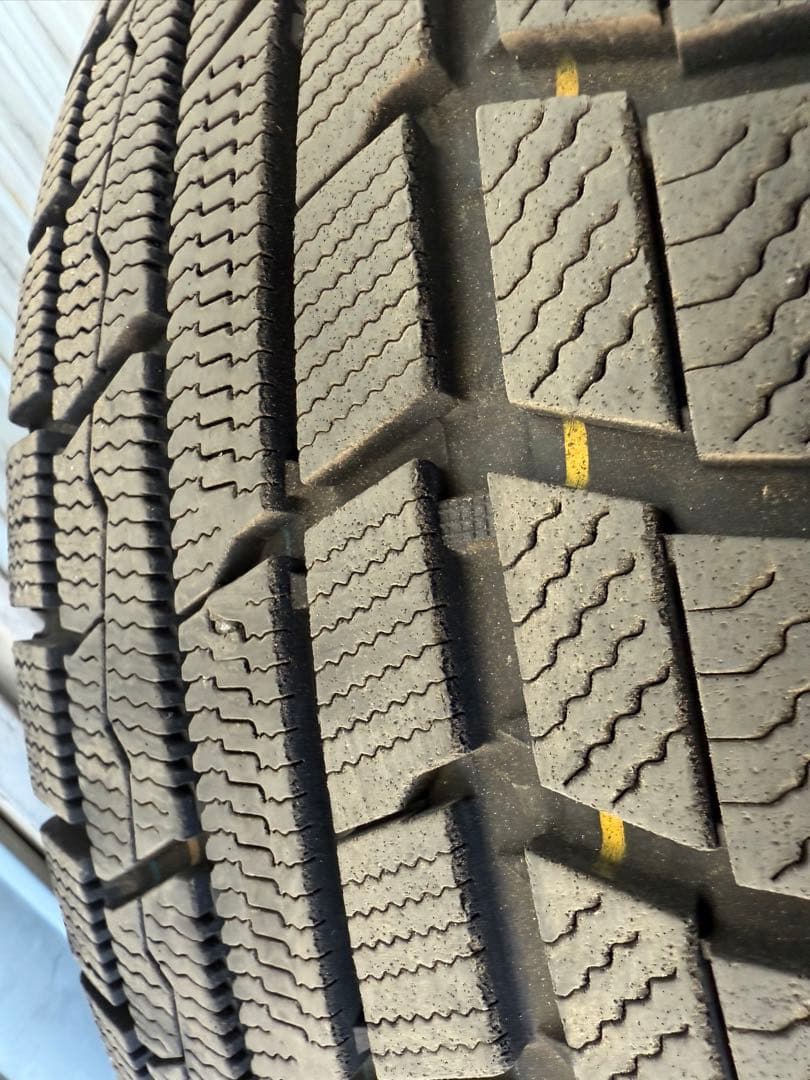 ハイエースに！スタッドレスタイヤ ホイール215/70R16 2023年製！